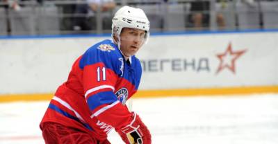 Путин поздравил хоккеистов "Авангарда" со вчерашним триумфом