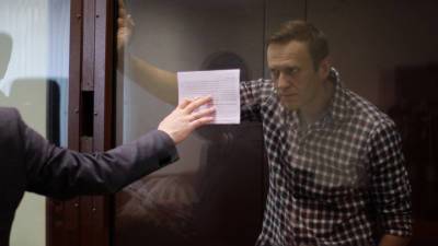 СК: Навальный подозревается в создании НКО, посягающей на права граждан