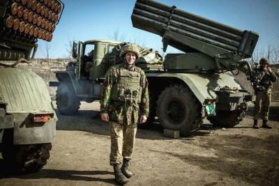 Под Луганском обнаружено скопление танков и «Градов»