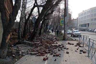 Новосибирский СК начал проверку после обрушения стены психбольницы