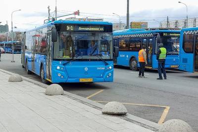 Маршруты автобусов № МЦ1 и 839 изменят на майских праздниках в Москве