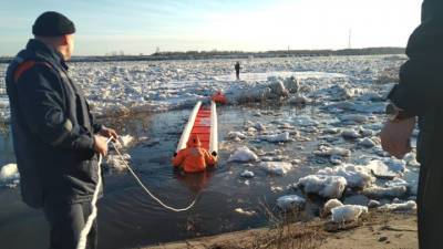 Четырех подростков сняли с дрейфующей по реке льдине в Томске