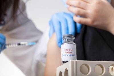 Более 70 тысяч украинцев вакцинировались от коронавируса за прошедшие сутки