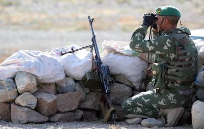На границе Киргизии и Таджикистана началась перестрелка между войсковыми подразделениями