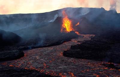 Спавший 900 лет вулкан проснулся в Исландии