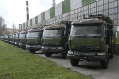 ВСУ закупили новые грузовики для связистов: первые фото