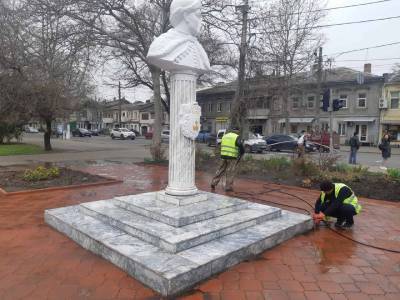 В Одессе отремонтировали памятник Богдану Хмельницкому (фото)