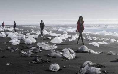 Laurent Saintlaurent - Мини-юбки, бриджи и мех: Saint Laurent представили новую коллекцию в ледниках (ФОТО+ВИДЕО) - skuke.net - Исландия