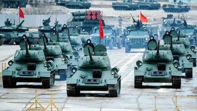 «Дань памяти и напоминание о силе нашего оружия»: как идёт подготовка к параду Победы на Красной площади