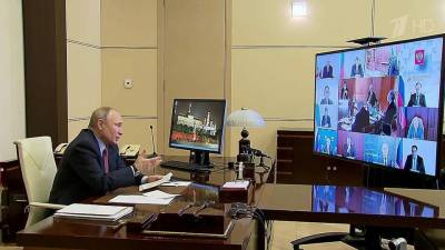 Владимир Путин на встрече с представителями деловых кругов Франции говорил о спекуляциях вокруг «Северного потока — 2»