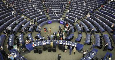 Европарламент предложил отключить РФ от SWIFT