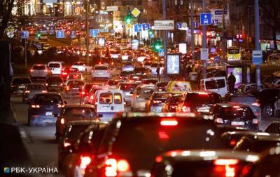 Киев сковали 9-балльные пробки: какие дороги лучше объехать