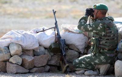 Кыргызстан и Таджикистан договорись о прекращении огня на границе