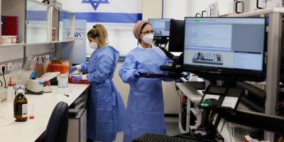 В Израиле обнаружили «индийский» штамм коронавируса у вакцинированных пациентов