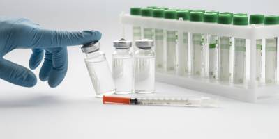 Если вы прошли вакцинацию, стоит ли делать тест на COVID-19? Когда и зачем