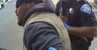 Пытались откачать: В Калифорнии полицейские задушили темнокожего при задержании