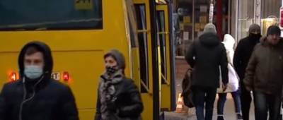Киевлянам показали спецпропуск в транспорт на время локдауна