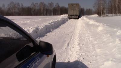 В Кузбассе сотрудники ГИБДД помогли водителю из Кировской области