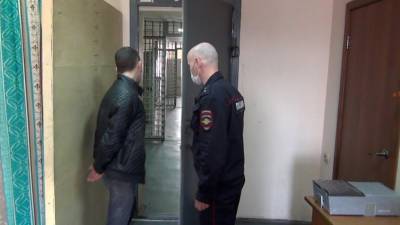 Во Владивостоке пьяный сотрудник автомойки угнал машину клиента