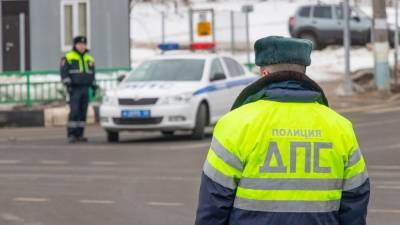 Молодой житель Владивостока пытался скрыться от ДПС на угнанной машине