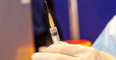Президент РАН объяснил необходимость прививки от коронавируса для пожилых