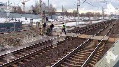 На востоке Москвы электричка насмерть сбила человека