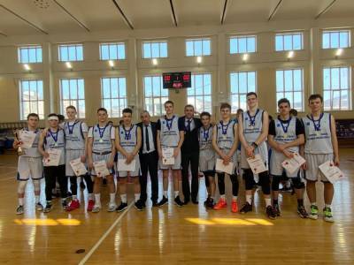Баскетболисты из Южно-Сахалинска стали победителями областного первенства