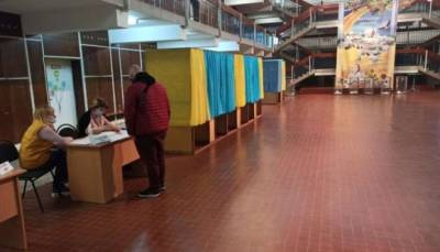 На 87 округе на Прикарпатье объявили пересчет голосов на нескольких десятках участков