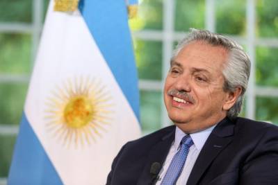 Президент Аргентины мог заразиться коронавирусом после прививки