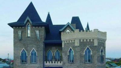 В Тюмени за 30 млн продают замок в средневековом стиле. В нем можно открыть ресторан