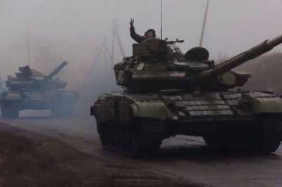 Под Донецком прошла колонна танков
