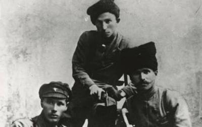 «Закрылся в бронированном вагоне»: как НКВД пытался арестовать преемника Чапаева