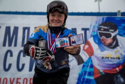 Золото финального дня чемпионата России по сноуборду завоевала София Надыршина