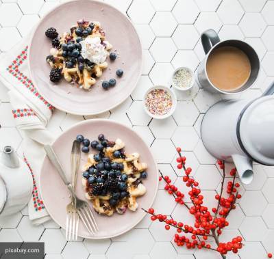 Диетолог рассказала, почему поздний завтрак плохо влияет на здоровье