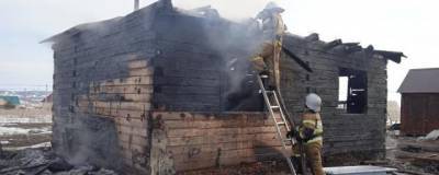 В Башкирии женщина и ребенок погибли при пожаре в частном доме