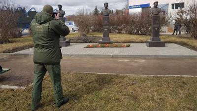 СК проверит осквернение памятника героям 6-ой роты под Псковом