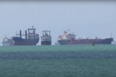 Все корабли, застрявшие из-за аварии контейнеровоза, прошли Суэцкий канал