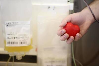 Волгоградским пациентам перелили 647 литров антиковидной плазмы