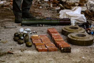 В зоне ООС обнаружили склад с боеприпасами из тротила