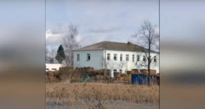Видеофакт. В городском поселке Освея взорвали заброшенный Дом культуры