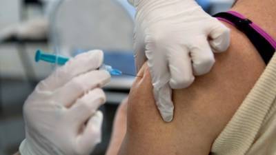 Названо число россиян, прошедших полный курс вакцинации от коронавируса