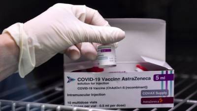 После прививки вакциной AstraZeneca от тромбов умерли семь британцев
