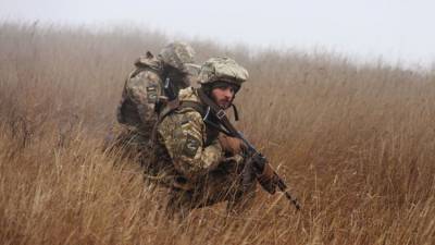 Украинские военные провели учения на границе с Крымом