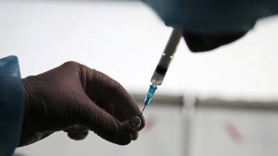 В России вакцинацию от коронавируса полностью прошли более 3% граждан
