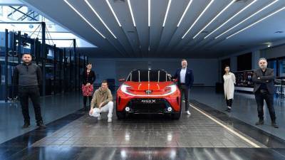Toyota презентовала красно-черное авто: роскошная модель Aygo X Prologue создана только для Евро