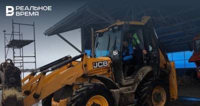 Вице-премьер правительства Якутии прокатился на тракторе в Зеленодольском районе РТ