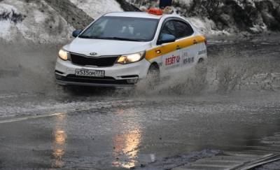 В Госдуме призвали ужесточить правила приёма на работу таксистов
