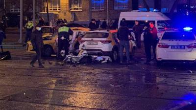 Названа причина столкновения каршеринга и такси на улице Орджоникидзе