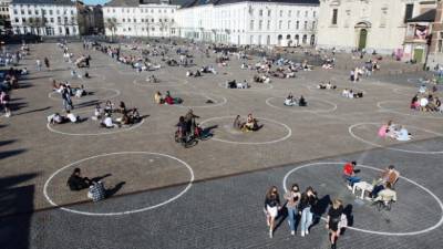 В Бельгии придумали способ соблюдения социального дистанцирования в парках и на площадях