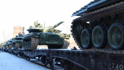 Военнослужащие ЗВО провели боевые стрельбы из танков Т-80БВ в Подмосковье